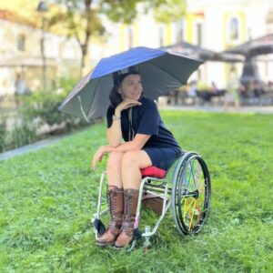 Hands-Free Umbrella: DrizZzleDome