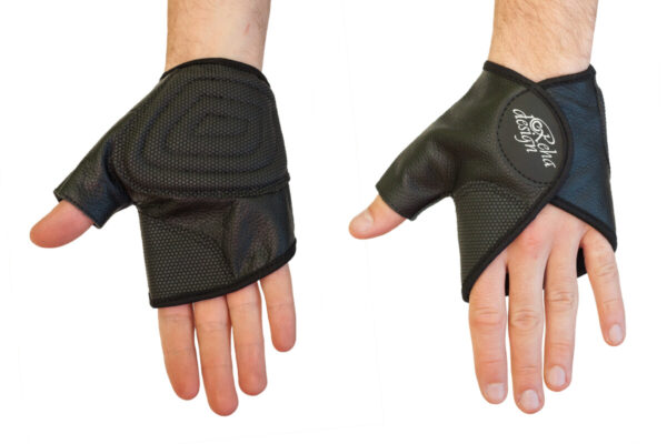 Wheelchair gloves for quadriplegics that can open 180°